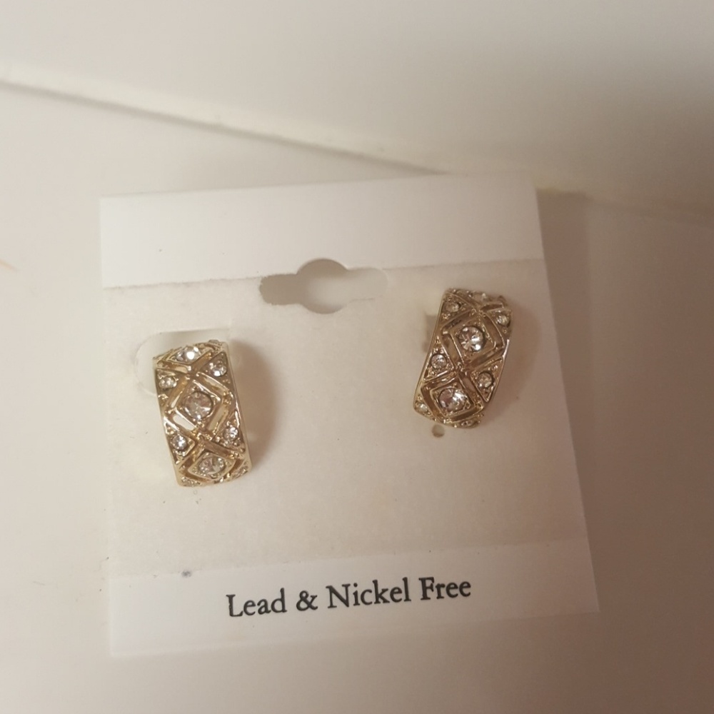 Clip on golden earing with diamond embellishments
